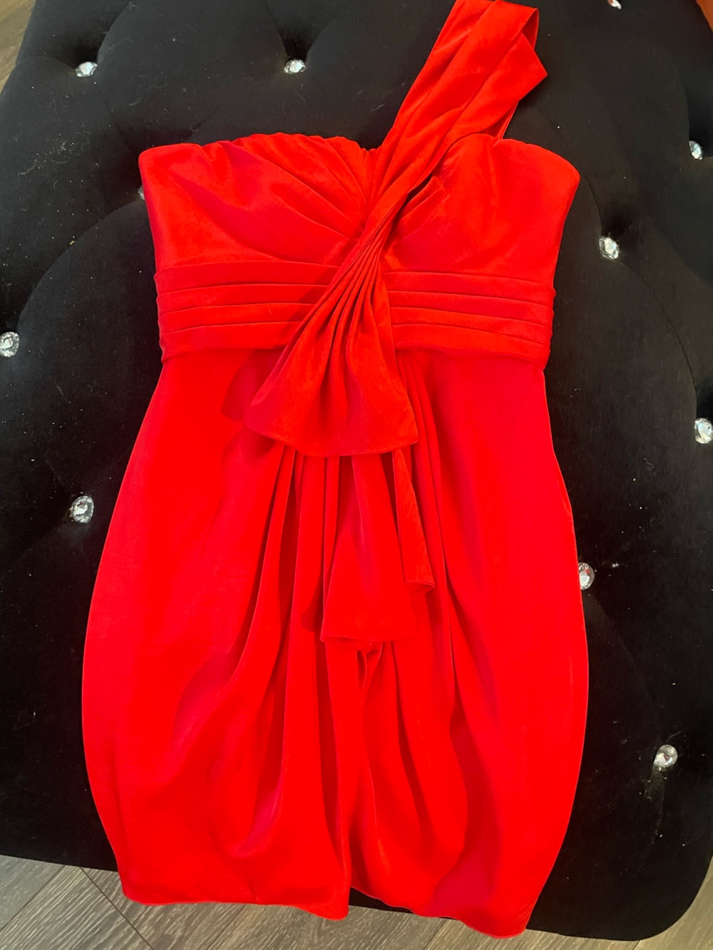 BCBGmaxazria Red One-Shoulder Cocktail Dress statement date prom size 0